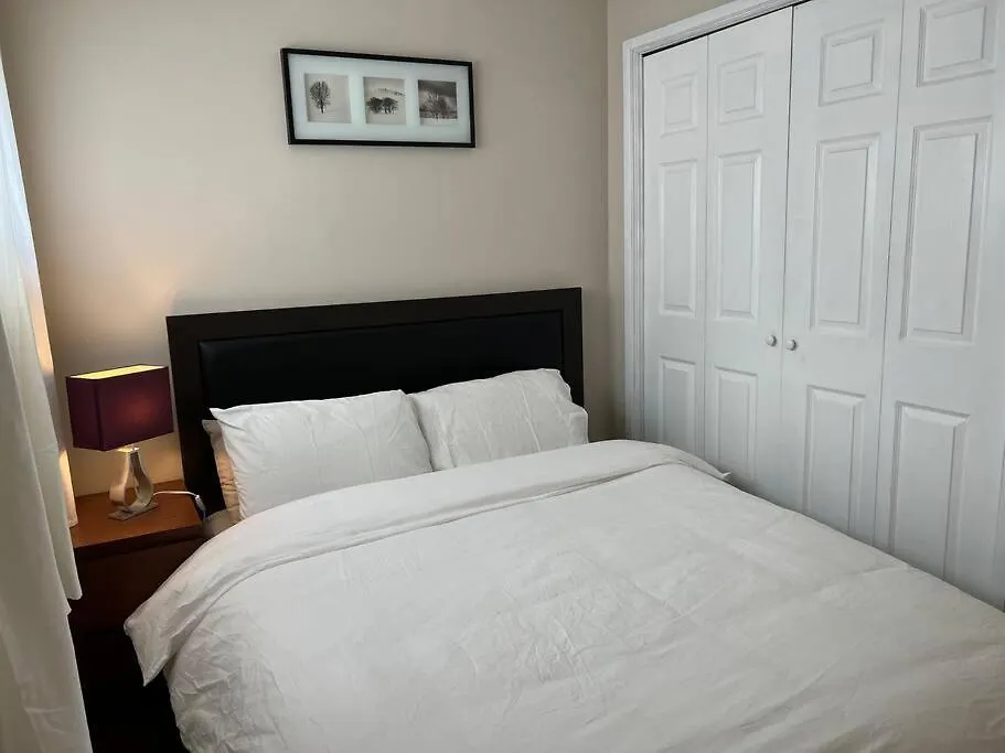 Bright 2-Bedroom Unit Lower Level YYC كندا